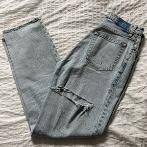 Abercrombie & Fitch - Ultra High Rise 90s Straight Light Ripped Jeans